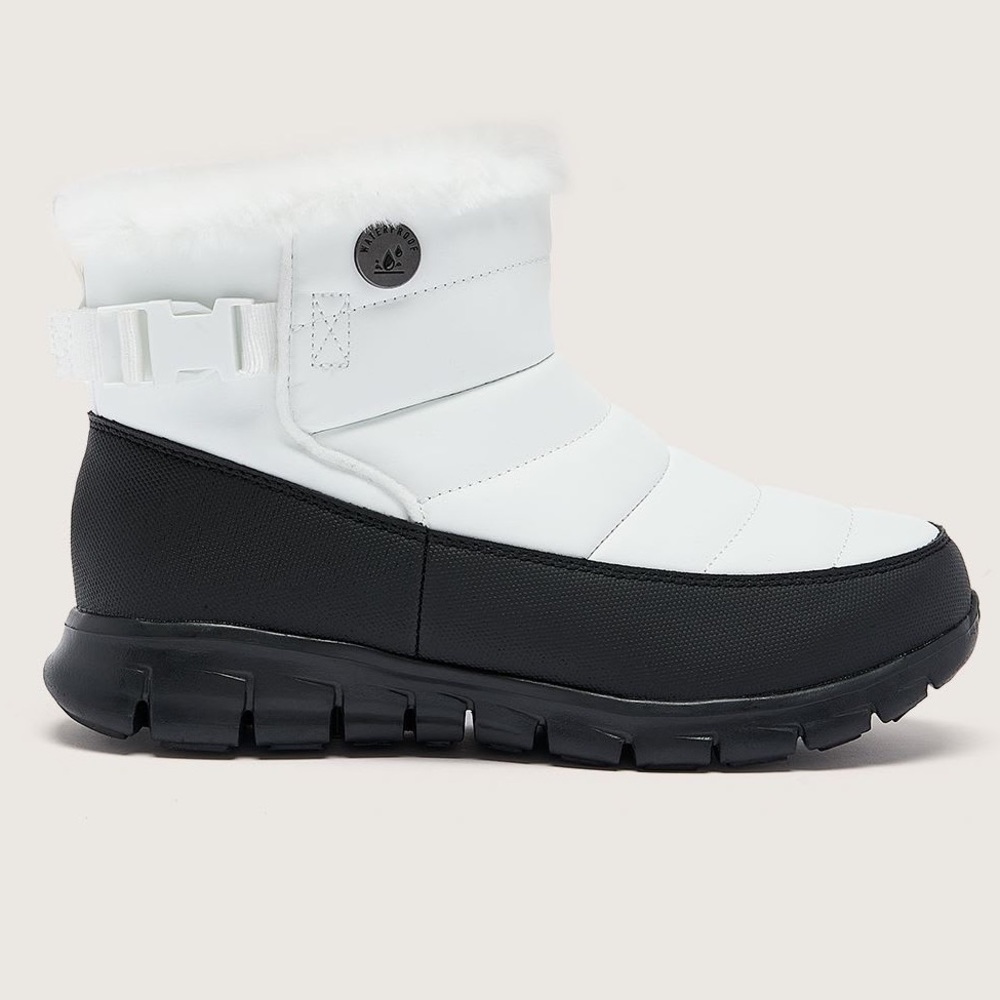 NWT Skechers Wide-Width Synergy Black and White Boot
